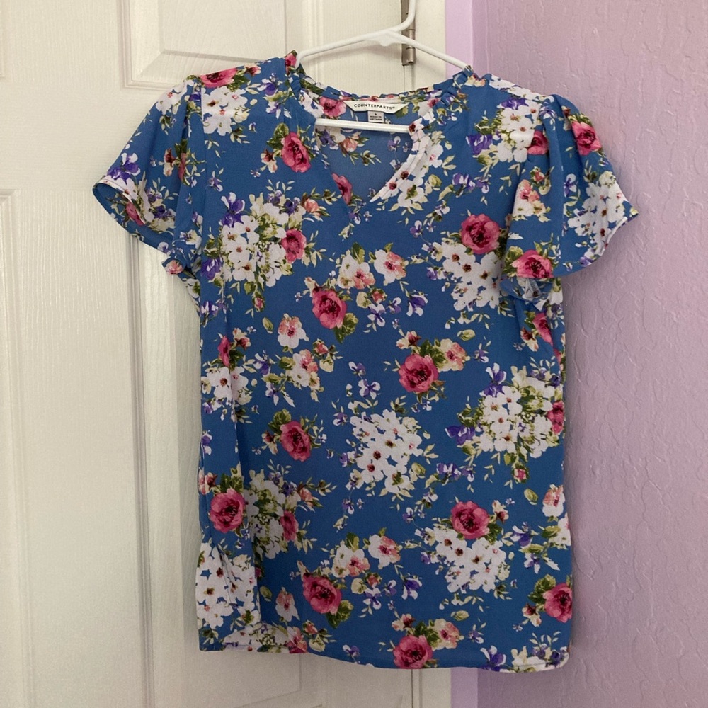 Floral v neck blouse